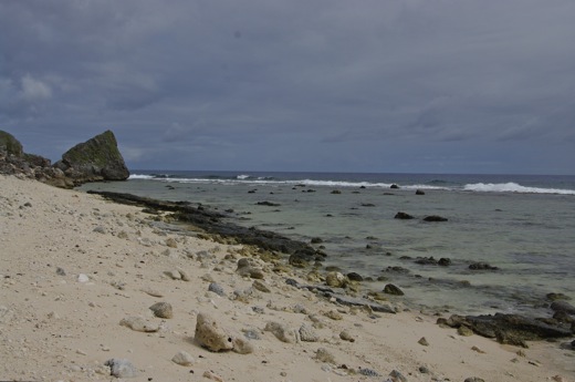 Rurutu : plage, dec 2010