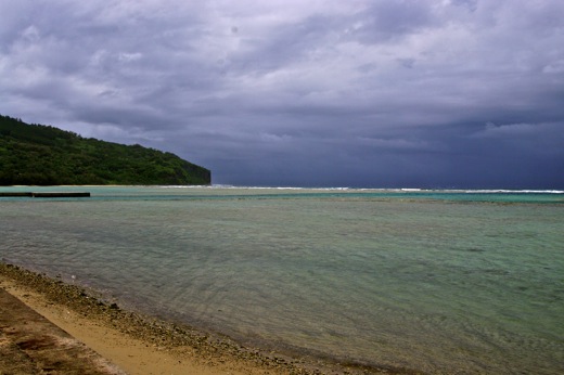 Rurutu : baie d'Avera, nov 2010
