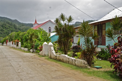Rurutu : village d'Avera, nov 2010