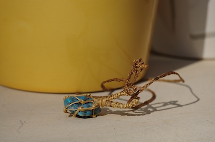 collier en fibres de coco et turquoise