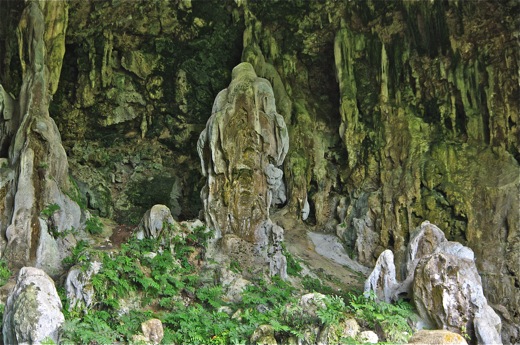 stalactites, stalagmites et piliers stalagmitiques