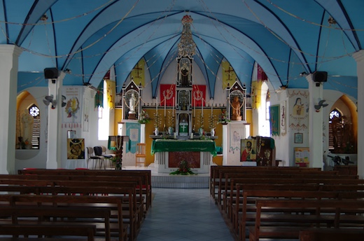 intérieur église du village Rotoava