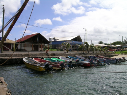 petit port des pêcheurs d'Hanga Roa