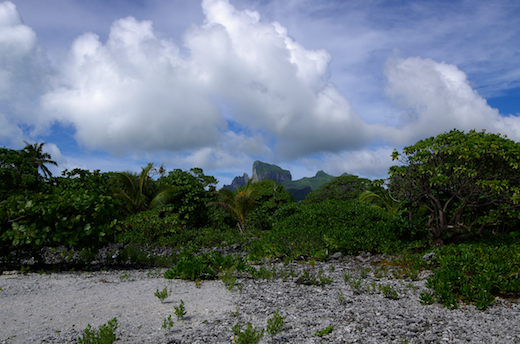 balade plage motu Ome océan, vue sur Bora Bora, avril 2013